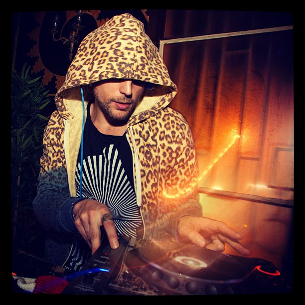 Rowie DRY JULY DJ mix
