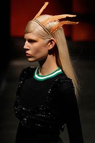 HAIR REPORT: PRADA